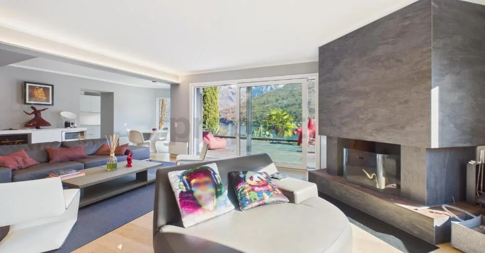 Esclusiva villa di lusso con piscina coperta e vista lago – Foto 20 von 41