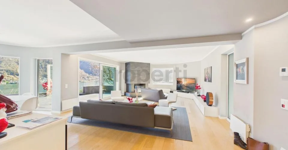 Esclusiva villa di lusso con piscina coperta e vista lago – Foto 24 von 41