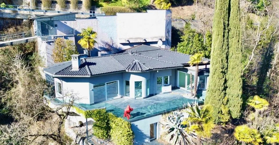 Esclusiva villa di lusso con piscina coperta e vista lago – Foto 14 von 41