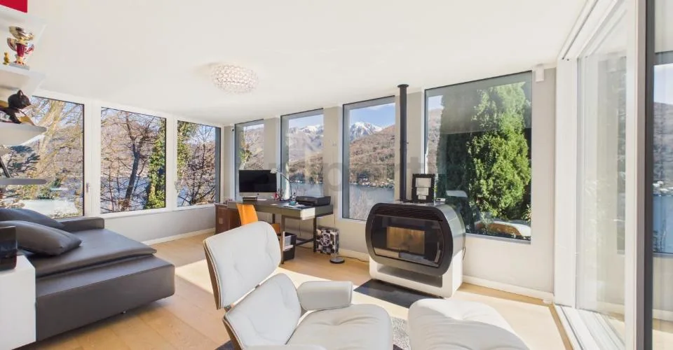 Esclusiva villa di lusso con piscina coperta e vista lago – Foto 32 von 41