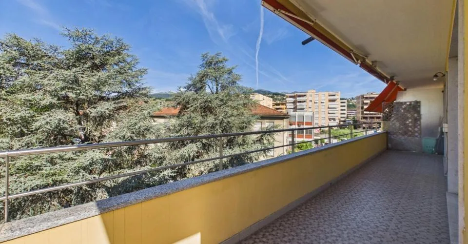 Viganello: generoso 3.5 locali con grande balcone, 2 posti auto e posizione centrale (residenza primaria o secondaria) – foto 10 di 22