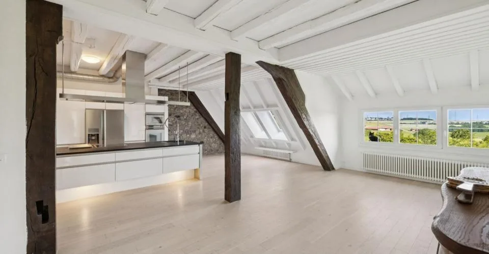 Appartement mit Charakter und Panoramablick sowie Garten im Herzen des Dorfes! – Foto 4 von 26