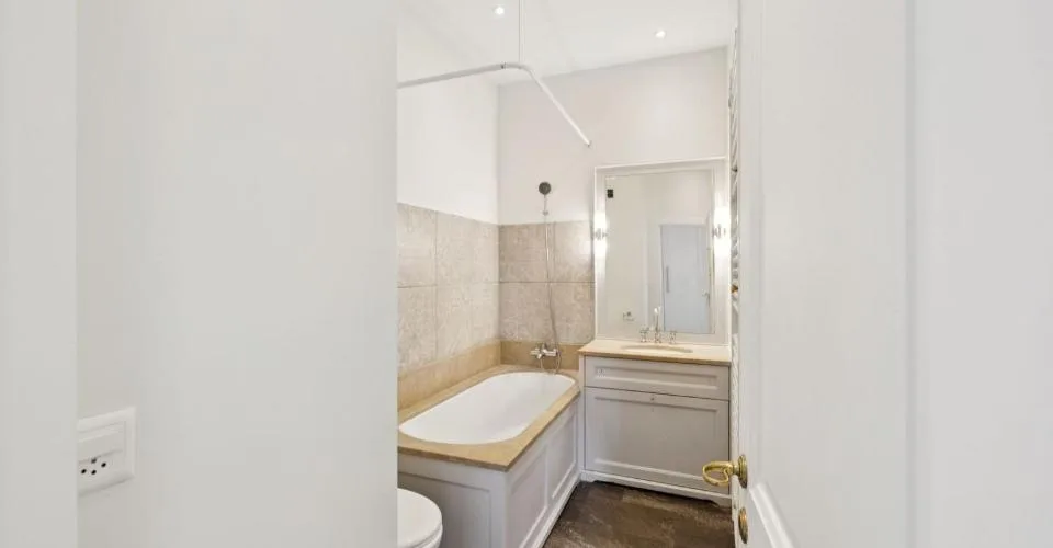 Appartement mit Charakter und Panoramablick sowie Garten im Herzen des Dorfes! – Foto 13 von 26