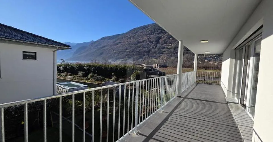 SPAZIOSO E MODERNO IN POSIZIONE SOLEGGIATA – photo 8 sur 12