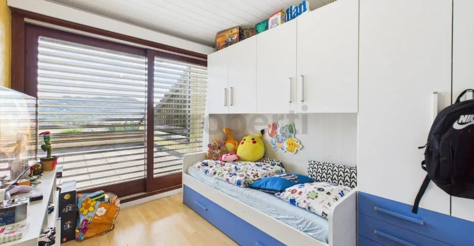 La casa perfetta per la famiglia: spazio, luce e panorama (vista lago) – Foto 6 von 27