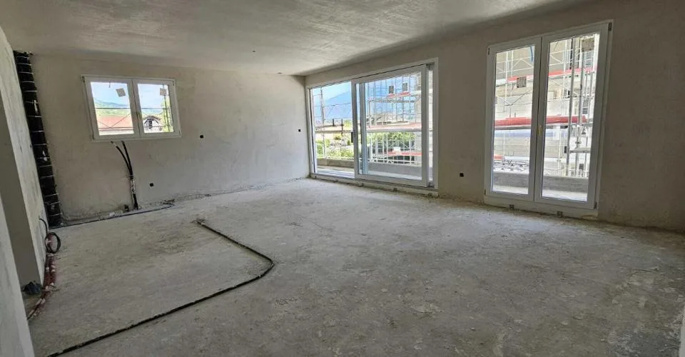 Appartamento al 1° piano con ampia terrazza affacciata sulle Alpi – foto 13 di 25