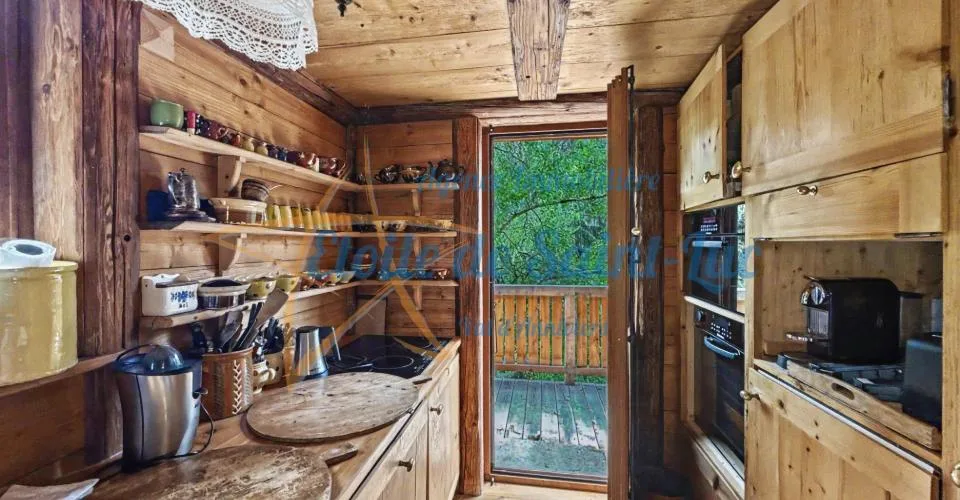 Schönes Chalet und seine zwei Nebengebäude – Foto 11 von 33