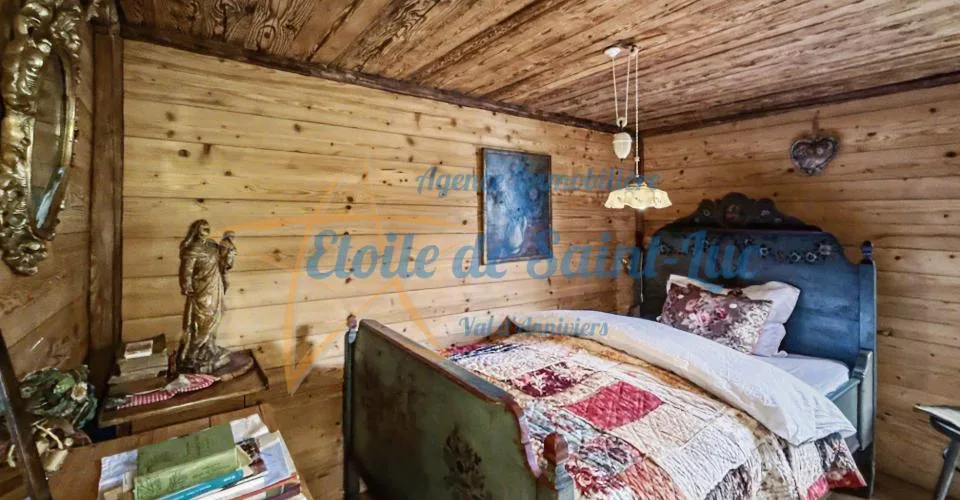 Schönes Chalet und seine zwei Nebengebäude – Foto 12 von 33
