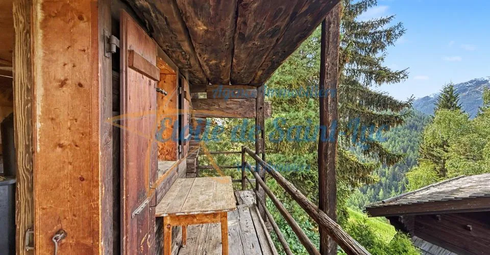 Schönes Chalet und seine zwei Nebengebäude – Foto 26 von 33