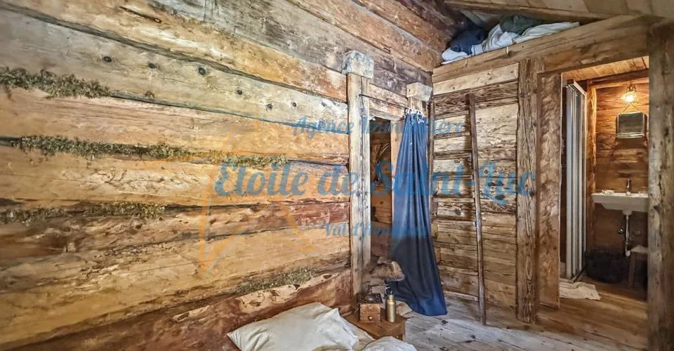 Schönes Chalet und seine zwei Nebengebäude – Foto 31 von 33