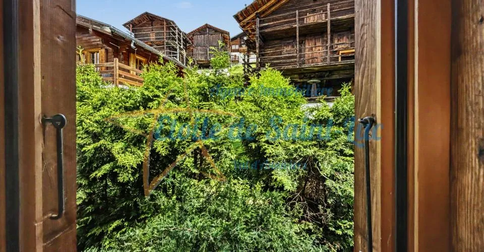 Schönes Chalet und seine zwei Nebengebäude – Foto 18 von 33
