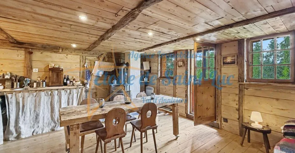 Schönes Chalet und seine zwei Nebengebäude – Foto 22 von 33
