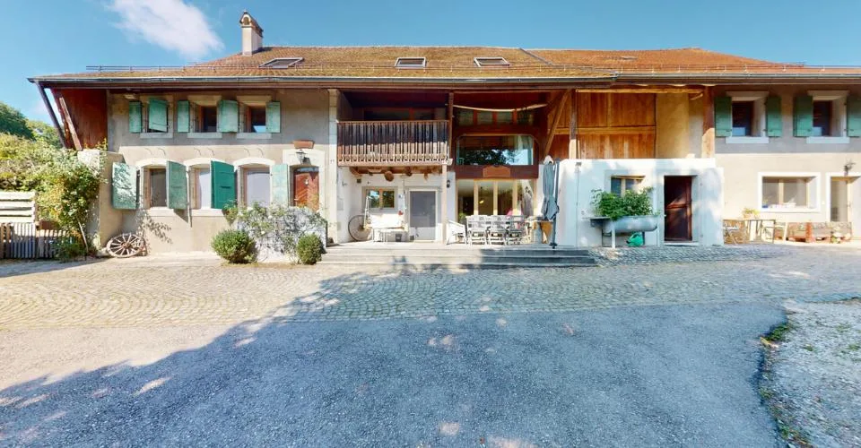 Magnifique ferme rénovée de 3 logements et d'une écurie – photo 2 sur 26