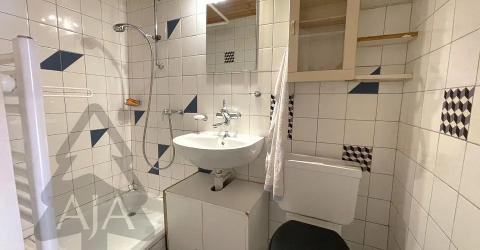 Cressier (au Centre du Village historique), charmante maison mitoyenne de 3 pièces (~ 63 m2 habitables) – foto 12 di 30