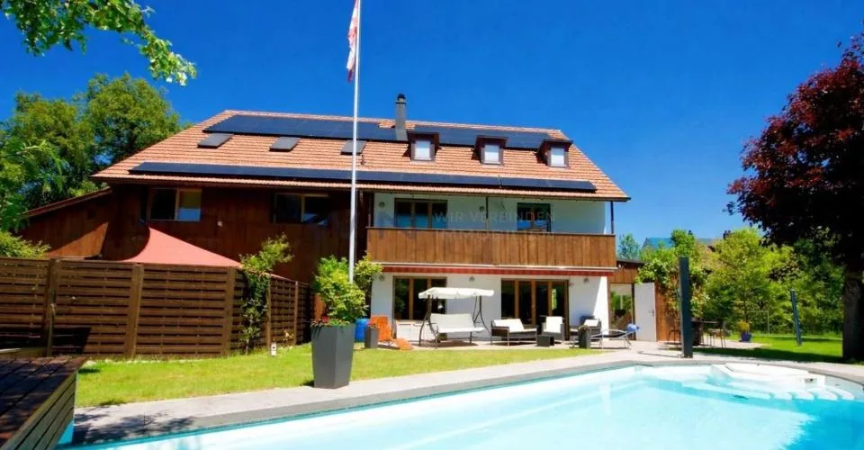 Piscine chauffée, jardin et gare à la porte – photo 14 sur 35