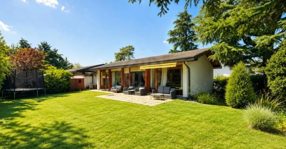 Villa im Erdgeschoss mit Garten zur Renovierung – Foto 1 von 25