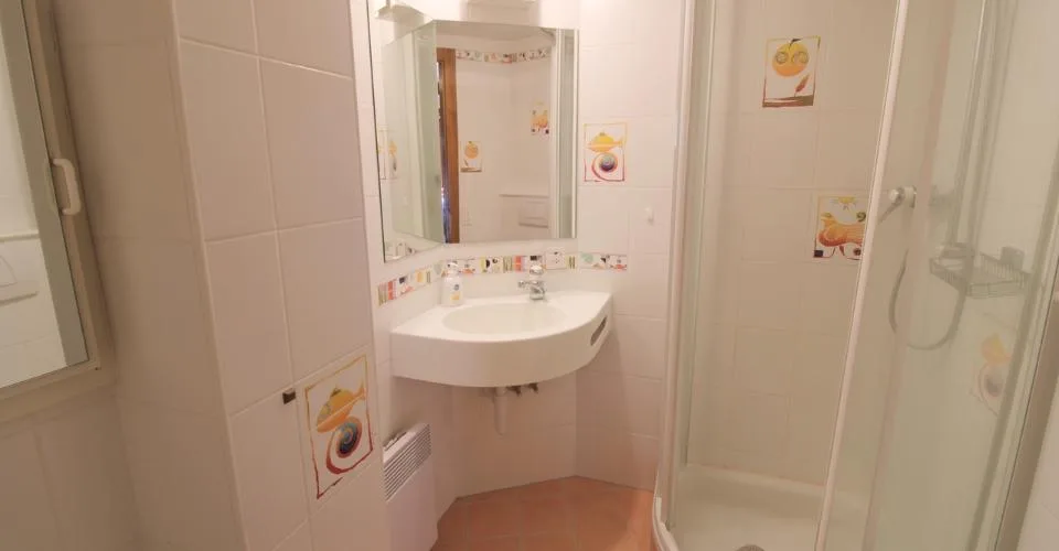 Charmant 3 pièces avec deux salles de bain – Foto 6 von 16