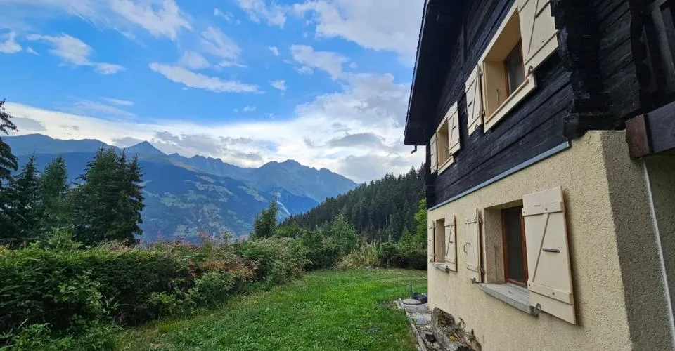 Chalet typique avec grand jardin – Foto 2 von 16