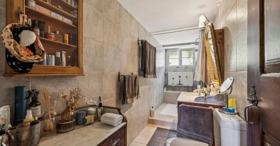 Maison de caractère rénovée aux grands volumes – Foto 8 von 26