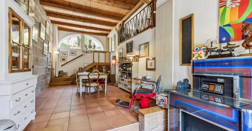 Maison de caractère rénovée aux grands volumes – Foto 4 von 26