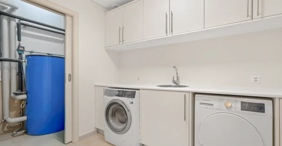 TOWNHOUSE – photo 19 of 38