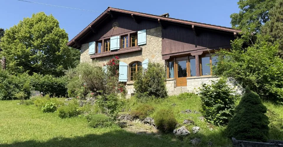 GRANDE MAISON DE CHARME 7 PIÈCES – Foto 2 von 32