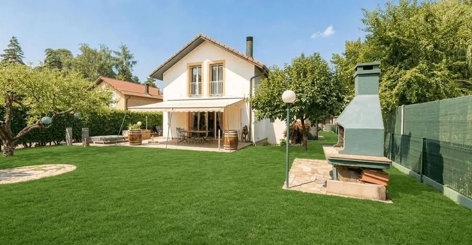 Charmante villa individuelle avec jardin arboré au coeur de Vernier