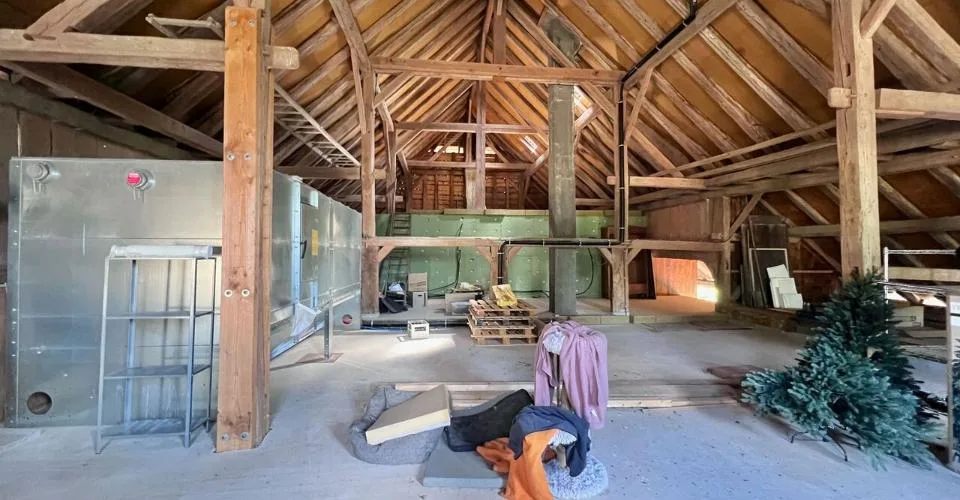 Renovierte Farm, die Authentizität und Komfort in 4,5 Zimmern vereint – Foto 13 von 26