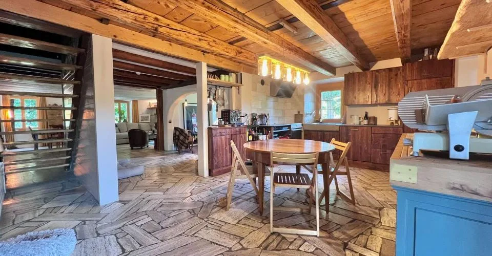 Renovierte Farm, die Authentizität und Komfort in 4,5 Zimmern vereint – Foto 6 von 26