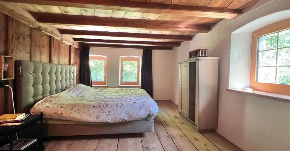 Renovierte Farm, die Authentizität und Komfort in 4,5 Zimmern vereint – Foto 11 von 26