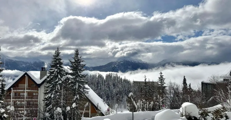 EXCEPTIONAL RENOVATION PROJECT: 4.5 Rooms Ski In / Ski Out in Montana – photo 20 of 20
