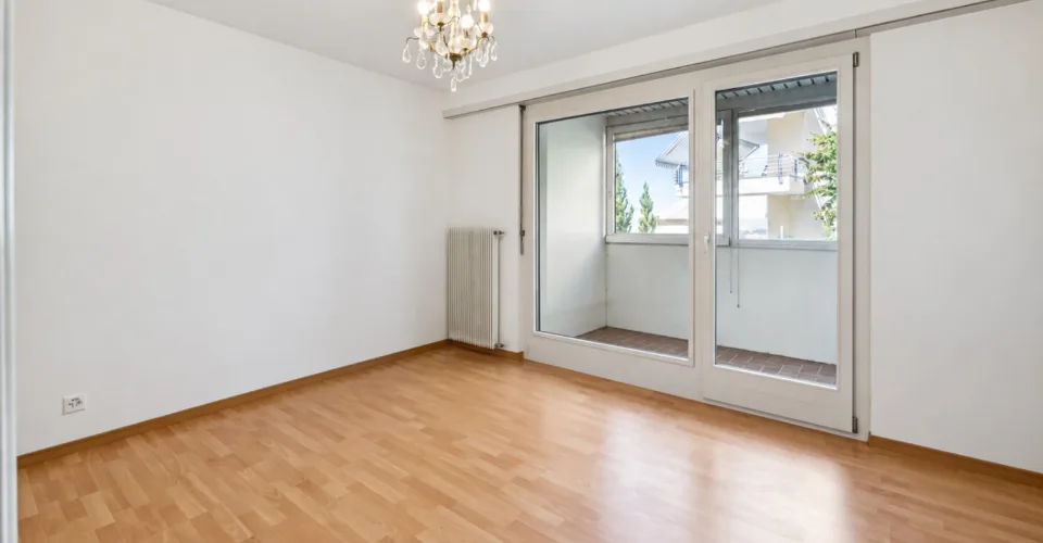 Charmant 2.5 pièces avec grande terrasse et vue sur le lac – foto 23 di 28