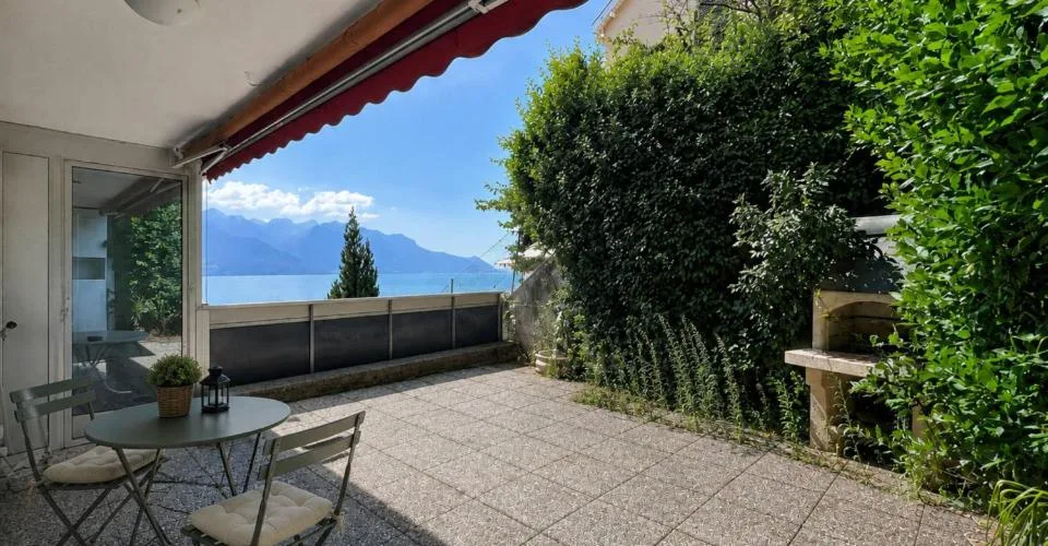 Charmant 2.5 pièces avec grande terrasse et vue sur le lac – foto 4 di 28