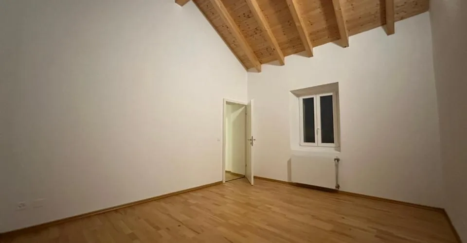 Maison indépendante élégante avec 5 pièces et balcon, rénovée, Riviera – photo 10 sur 16