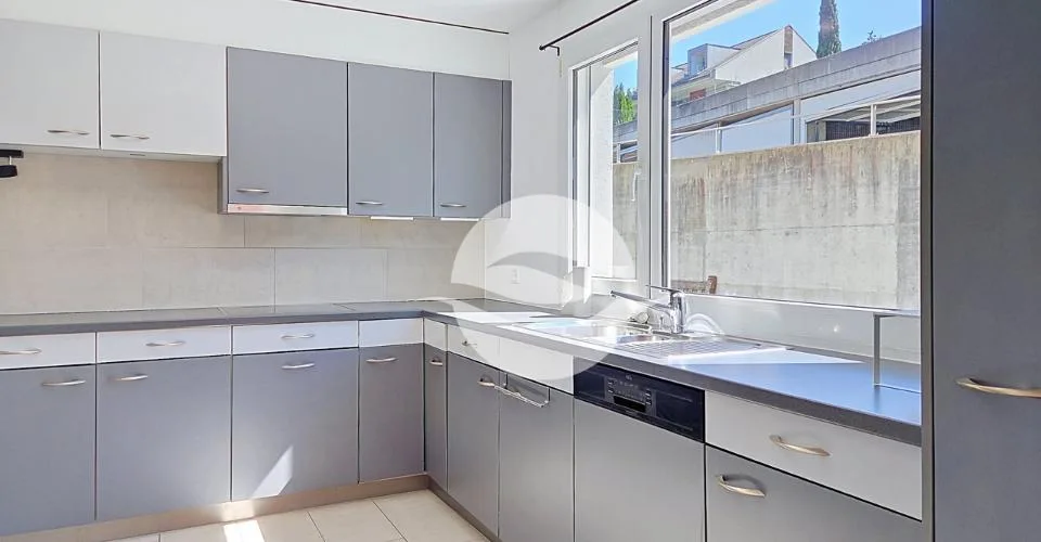 Charmante villa avec jardin et belle vue dégagée – Foto 7 von 26