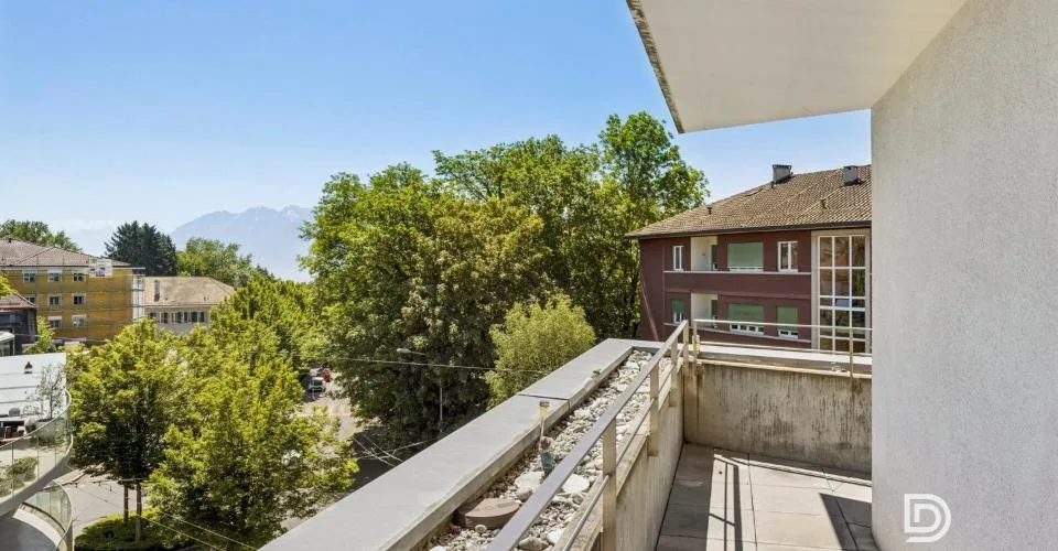Superbe Attikaduplex mit 4,5 Zimmern, Privatlift und freier Sicht – Foto 23 von 25