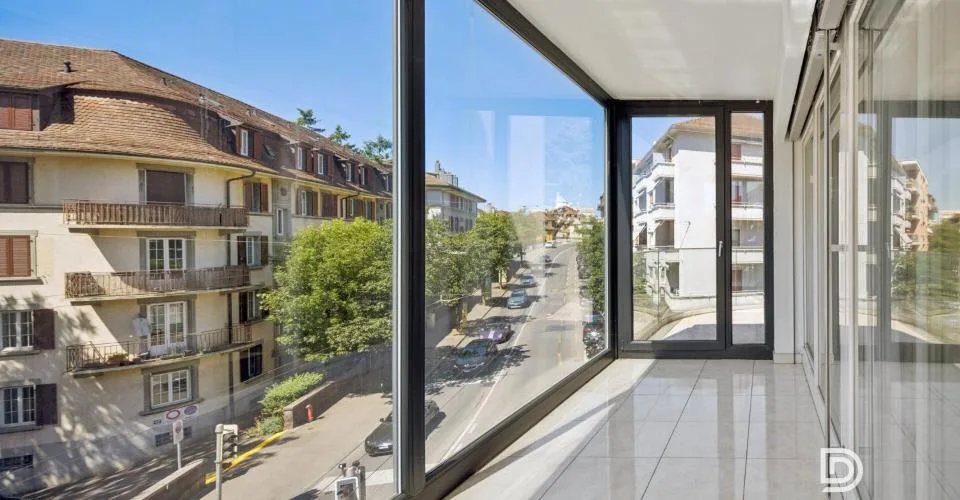 Superbe Attikaduplex mit 4,5 Zimmern, Privatlift und freier Sicht – Foto 21 von 25