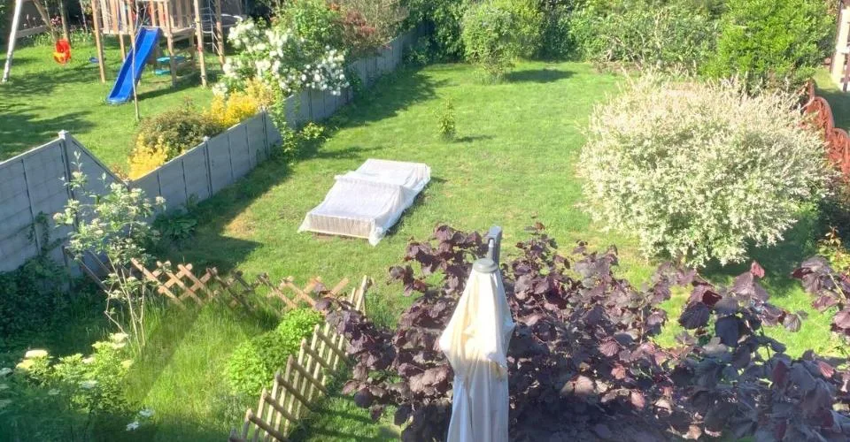 Cudrefin (à deux pas du Lac), très belle villa mitoyenne de 5,5 pièces avec jardin – Foto 3 von 37