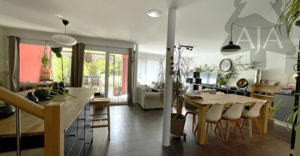 Cudrefin (à deux pas du Lac), très belle villa mitoyenne de 5,5 pièces avec jardin – Foto 8 von 37