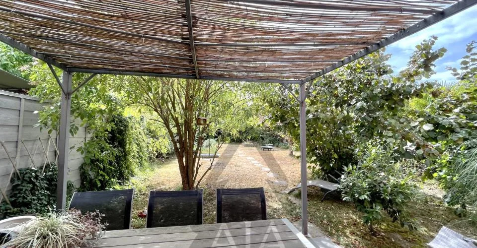 Cudrefin (à deux pas du Lac), très belle villa mitoyenne de 5,5 pièces avec jardin – Foto 5 von 37