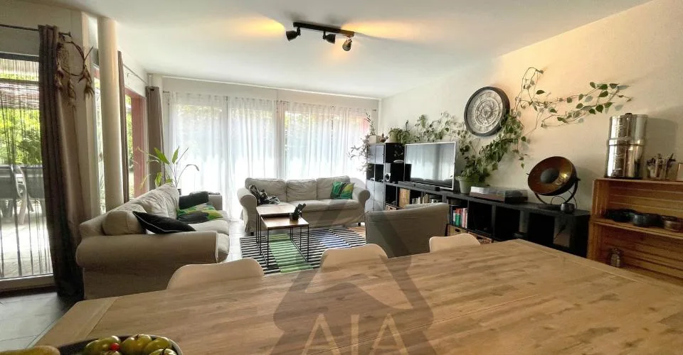 Cudrefin (à deux pas du Lac), très belle villa mitoyenne de 5,5 pièces avec jardin – Foto 10 von 37