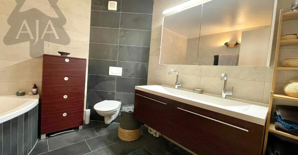Cudrefin (à deux pas du Lac), très belle villa mitoyenne de 5,5 pièces avec jardin – Foto 15 von 37