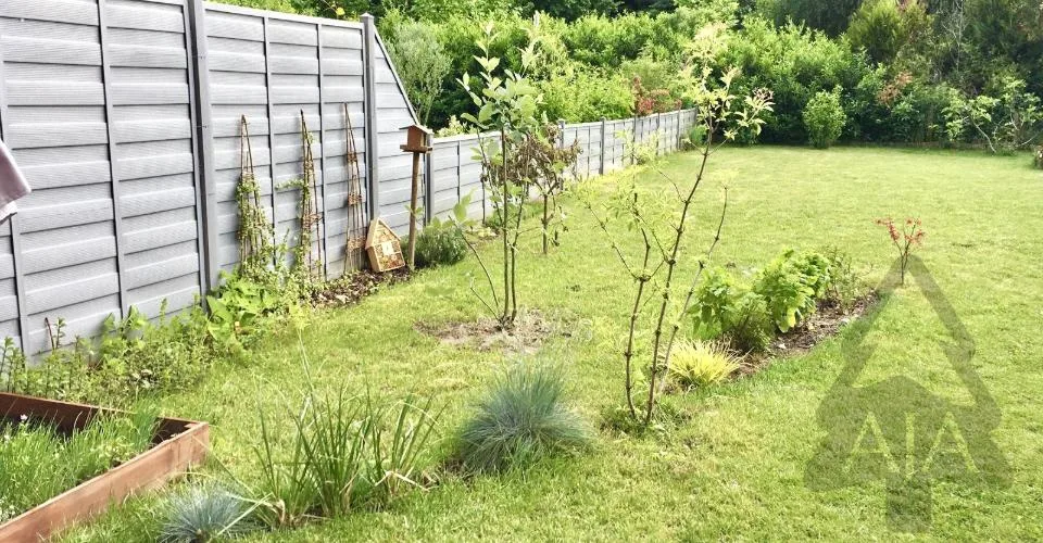 Cudrefin (à deux pas du Lac), très belle villa mitoyenne de 5,5 pièces avec jardin – Foto 4 von 37