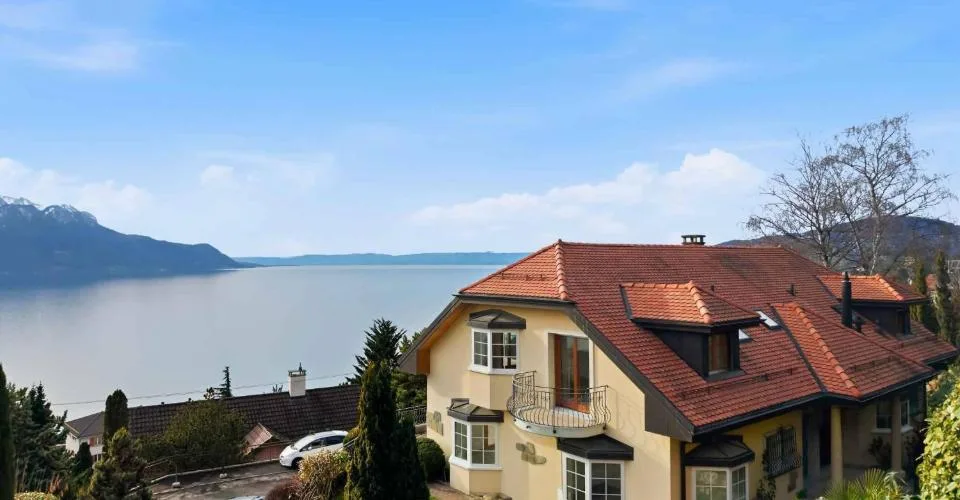 4.5 pièces de 147 m2 avec grande terrasse et jardin privatif