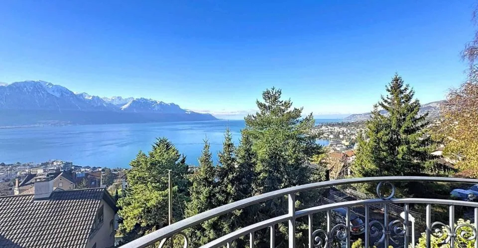 Superbe 2.5 pièces de 72 m2 avec balcons et Très belle vue sur le lac