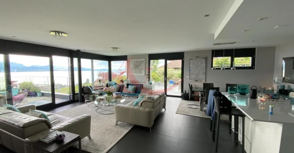 Propriété moderne offrant vue sur le lac et les Alpes ? La Conversion – Foto 4 von 12