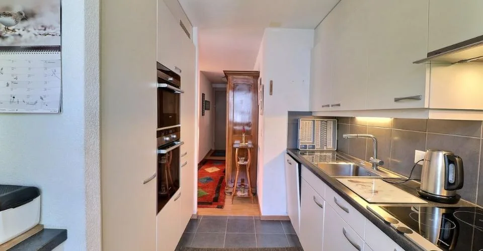 Für Investoren: 5,5-Zimmer-Wohnung in einem sehr ruhigen Viertel mit schöner Aussicht – Foto 8 von 26