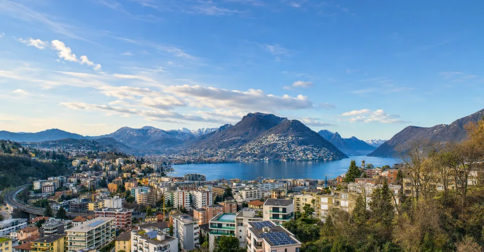 Außergewöhnliche 3.5-Zimmer-Wohnung mit Seeblick in Pazzallo – Foto 12 von 22
