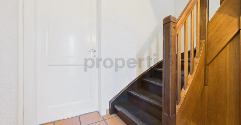 Wohnung mit 3.5 Zimmern, renoviert, mit Balkon und kommerzieller Mieteinnahme inklusive – Foto 23 von 27