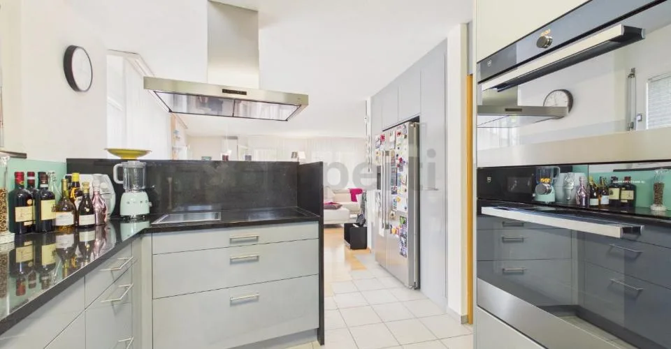 Ampia casa unifamiliare di 7,5 stanze con balcone – foto 19 di 27